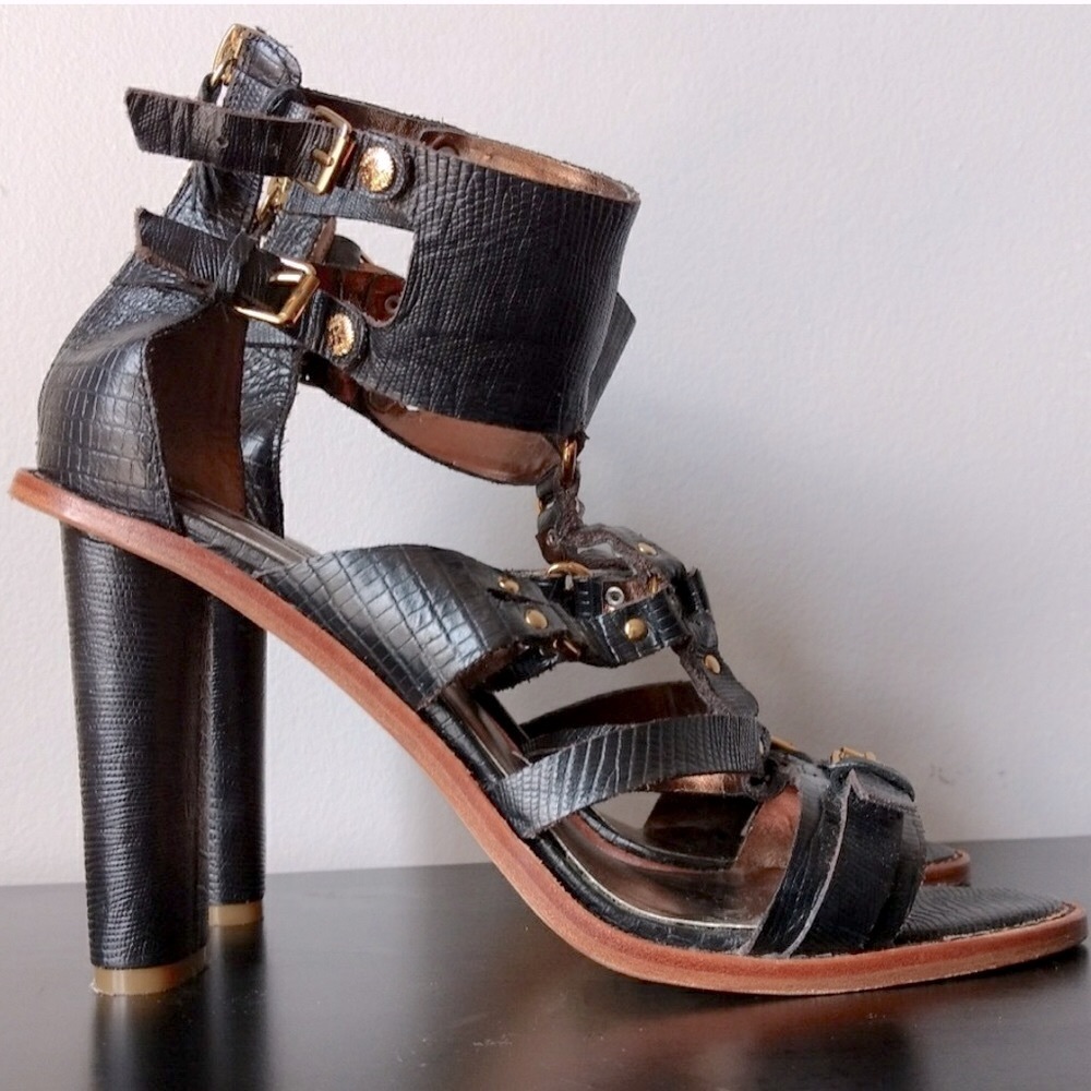CYNTHIA VINCENT BLACK GLADIATOR HEELS WITH GOLD